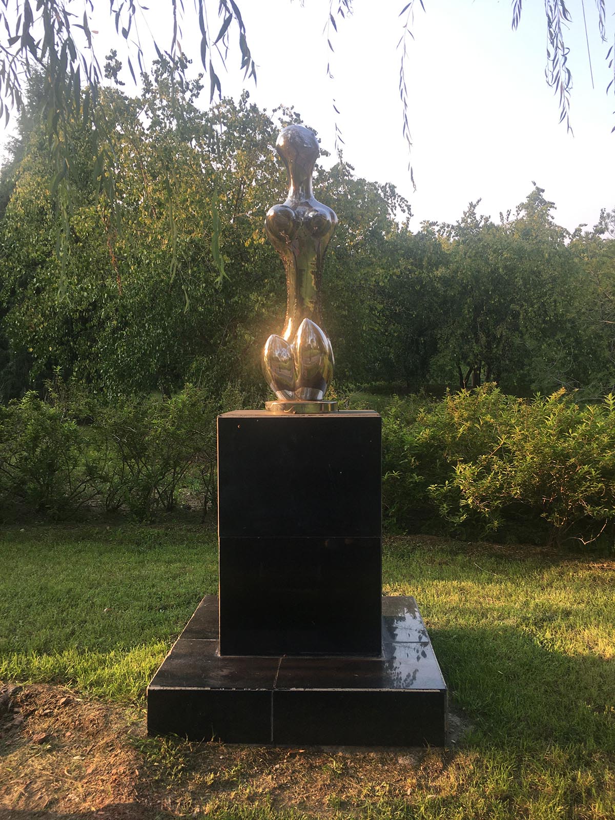 images/art/2020-08-22 北京国际雕塑公园/8.jpg